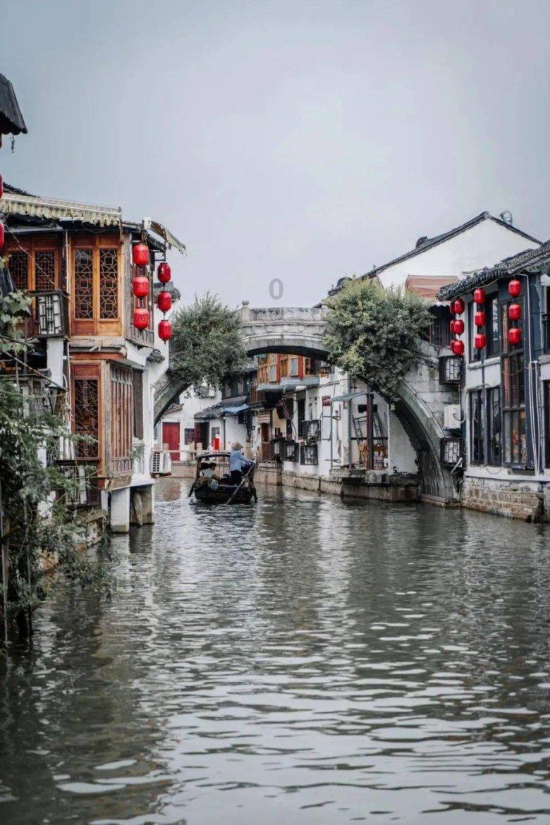 寒假“冰雪热” 青少年感受滑雪乐趣